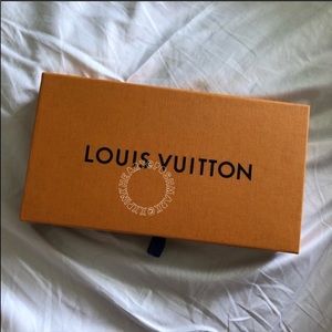 LOUI VUITTON GIFT BOX